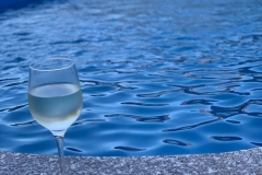 White-apartman-medence1